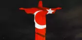 Brezilya'da Kurtarıcı İsa heykeline Türk bayrağı yansıtıldı