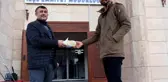 ATM önünde bulduğu 22 bin TL'yi sahibine teslim etti