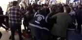 Kadıköy'de iki ayrı eyleme polis müdahalesi! Çok sayıda kişi gözaltına alındı