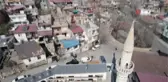 Depremde hasar gören cami minaresi tehlike oluşturuyor