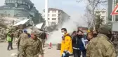 Son dakika! Yeşilyurt Belediye Başkanı'ndan 5.6'lık depremle ilgili açıklama: Baba ve kızı enkaz altında kaldı