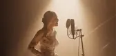 Belçikalı 30 sanatçı, depremzedeler için toplandı! Hadise yorumuyla ve hareketiyle takdir topladı