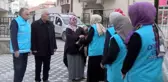 Malatyalı depremzede aileye Kayseri'deki yeni evlerinde çiçekli karşılama