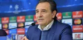 Bir dönem Galatasaray'ı da çalıştıran dünyaca ünlü teknik direktör Prandelli, emeklilik kararı aldı