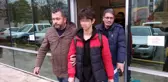 Kanser hastası annesini darp eden ağabeyini öldürmüştü! 17 yaşındaki genç, ilk mahkemede beraat aldı