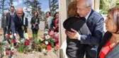 Kılıçdaroğlu, depremde kaldıkları otelde hayatını kaybeden KKTC'li genç voleybolcuların ailelerini ziyaret etti