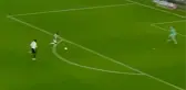 Saç baş yoldurdu! Enner Valencia'nın kaçırdığı golü görenler gözlerine inanamadı