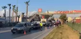 25 yaşındaki genç, üst geçitten düşüp tırın altında kaldı