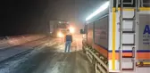 Ardahan'da kar ve tipiye teslim! Yollar kapandı, koca koca tırlar mahsur kaldı