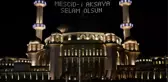 Taksim Camii'ne ''Mescid-i Aksa'ya selam olsun'' mahyası asıldı