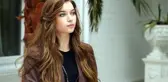 Güzel oyuncu Afra Saraçoğlu'nun iç çamaşırsız pozu hayranlarını ikiye böldü