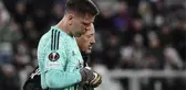 Göğsünü tutarak oyundan çıkan ve apar topar hastaneye kaldırılan Szczesny'den iyi haber geldi