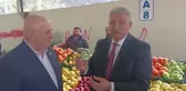 Artvin Borçka'da Pazarcı, 40 TL'lik İçinde 8 Erik Bulunan Paketlere Nazar Boncuğu Taktı