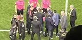 Stat bir anda gerildi! Fenerbahçe'nin üst düzey iki yöneticisi hakemin üzerine yürüdü