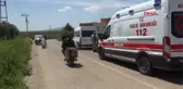 KİLİS'TE MOTORSİKLET DEVRİLDİ 3 YARALI