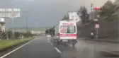 DEPREMDE KAYBETTİKLERİ YAKINLARININ KABRİNDEN DÖNERKEN KAZA GEÇİRDİLER 12 YARALI