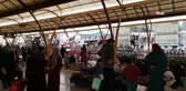 Gediz pazarında bayram yoğunluğu