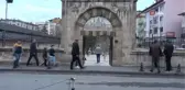 Geleneksel kıyafetleriyle bayram namazını kıldılar