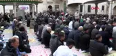 İSTANBUL-TAKSİM VE EYÜPSULTAN CAMİİ'NE BİNLERCE KİŞİ AKIN ETTİ