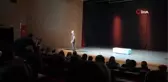 Ünlü oyuncu Umut Oğuz, depremzedeleri güldürdü