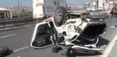 Avcılar'da bariyerlere çarpan araç takla attı: 1 yaralı