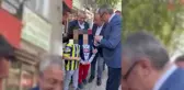 Engin Altay, Esnaf Ziyareti Sırasında Yanına Gelen Çocuğun Topunu İmzaladı: 