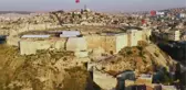 Depremde hasar gören tarihi kalenin restorasyonuna başlanıyor