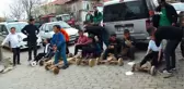 Çocuklar tahta arabalarla birincilik için yarıştı