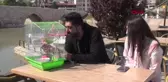 DEPREMZEDE ÇİFTİN YANLARINDAN AYIRMADIKLARI MUHABBET KUŞU KAZADA KAYBOLDU