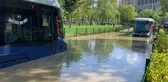 Eyüpsultan'da su borusu patladı, tramvaylar mahsur kaldı