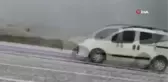Yağan dolu kazaya neden oldu... Kontrolden çıkan otomobil böyle takla attı