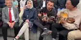 AK Partili Özlem Zengin ile CHP'li Engin Altay gençlerle birlikte 