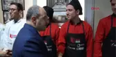 BAKAN VARANK MUTFAĞA GİRDİ, CANTIK İLE SÜT HELVASI YAPTI