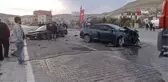 Sivas'ta otomobiller kafa kafaya çarpıştı, sürücülerin burnu bile kanamadı
