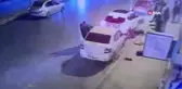 İstanbul'un göbeğinde dehşet anları kamerada: Aracını üzerlerine sürüp adamı öldürdü