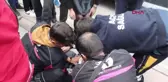 Kurye motosikletiyle yaşlı adama çarptı: 2 yaralı
