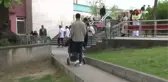 Edirne'de misafir edilen depremzedeye protez bacak