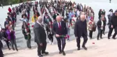 Kılıçdaroğlu Gençlerle Birlikte Anıtkabir'e Çıktı