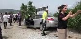 Ayvalık'ta kontrolden çıkan otomobil yayaya çarptı: 2 yaralı