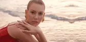 2 çocuk annesi Sinem Kobal, yıllar sonra setlere dönerek dergiye kapak oldu