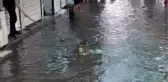 İzmir'i yine sağanak vurdu
