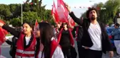 Kuşadası'nda 19 Mayıs coşkusu Derya Uluğ konseriyle zirveye çıktı
