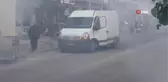 Edremit'te caddeyi dumana boğan minibüs paniğe neden oldu