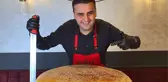 CZN Burak adını duyurduğu restoranla bağlantısını kopartarak isyan etti: Emek hırsızları