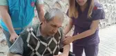Sındırgı'da engelli vatandaşlar ekiplerinin yardımıyla oylarını kullandılar