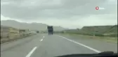 Batman'da boru yüklü kamyonetle tehlikeli yolculuk