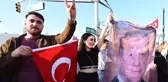 Erdoğan'ın seçim zaferi ABD'de coşkuyla kutlandı! Bayrak ve posterlerle sokaklara döküldüler