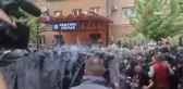 Kosova'nın kuzeyinde polis ile Sırp protestocular arasında arbede