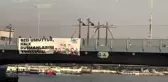 Sol Parti Galata Köprüsü'ne Gezi Pankartı Astı