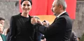 Türkiye Güzeli Seda Sarıbaş, milletvekilliği kaydını yaptırdı